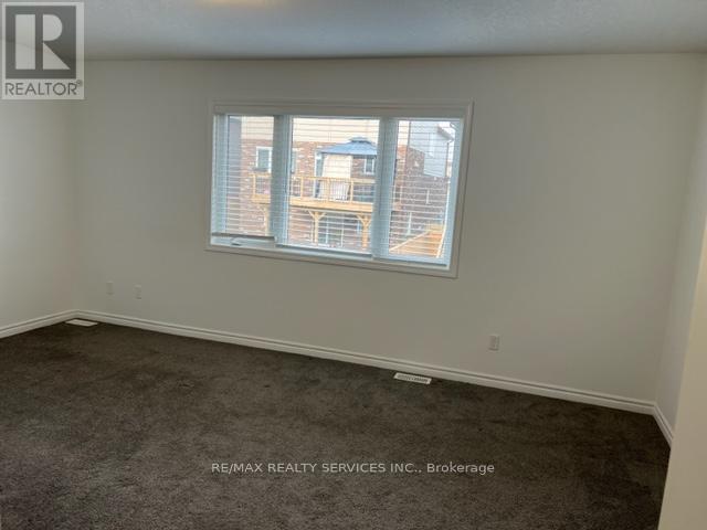 920 Tartan Court, Kitchener, Ontario  N2R 0N2 - Photo 6 - X12763888