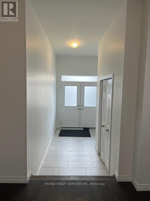 920 Tartan Court, Kitchener, Ontario  N2R 0N2 - Photo 9 - X12763888