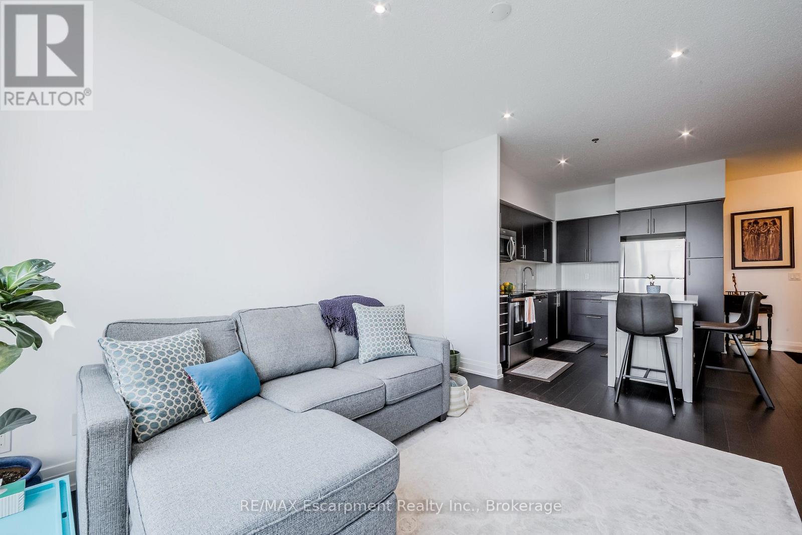 509 - 65 Speers Road, Oakville, Ontario  L6K 0J1 - Photo 4 - W12764000