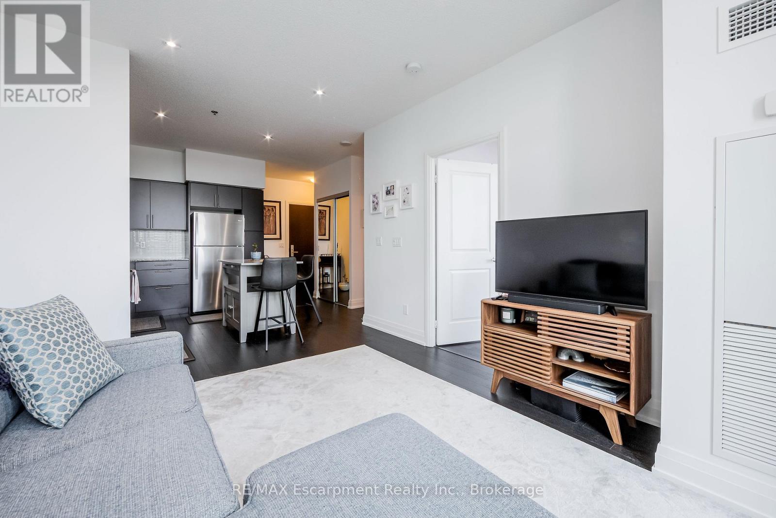 509 - 65 Speers Road, Oakville, Ontario  L6K 0J1 - Photo 5 - W12764000