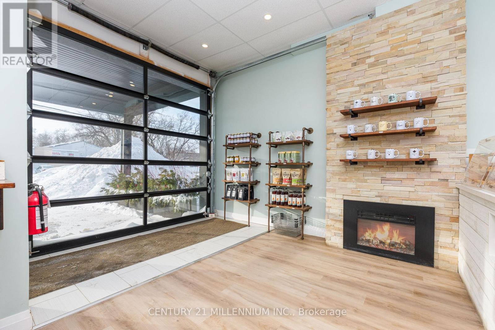 17 Armstrong Street, Orangeville, Ontario  L9W 3H6 - Photo 3 - W12763786