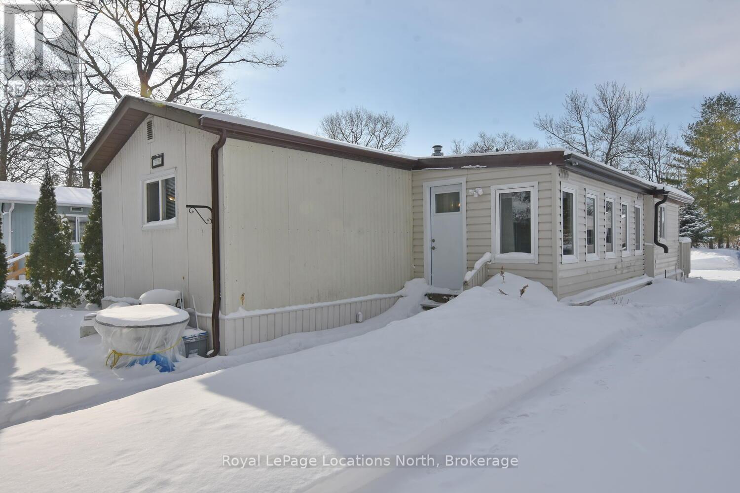 80 Georgian  Glen Drive, Wasaga Beach, Ontario  L9Z 1K8 - Photo 3 - S12763998