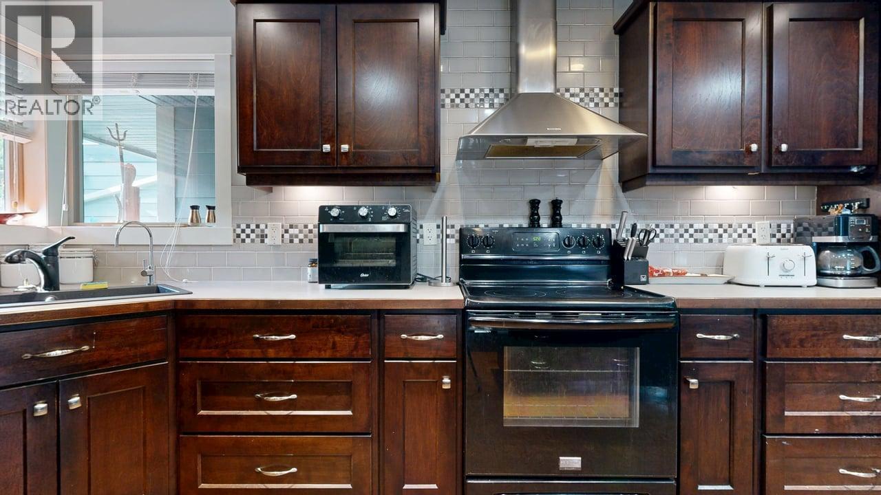 7400 Sun Peaks Drive, Vernon, British Columbia  V1B 4C7 - Photo 10 - 10372704