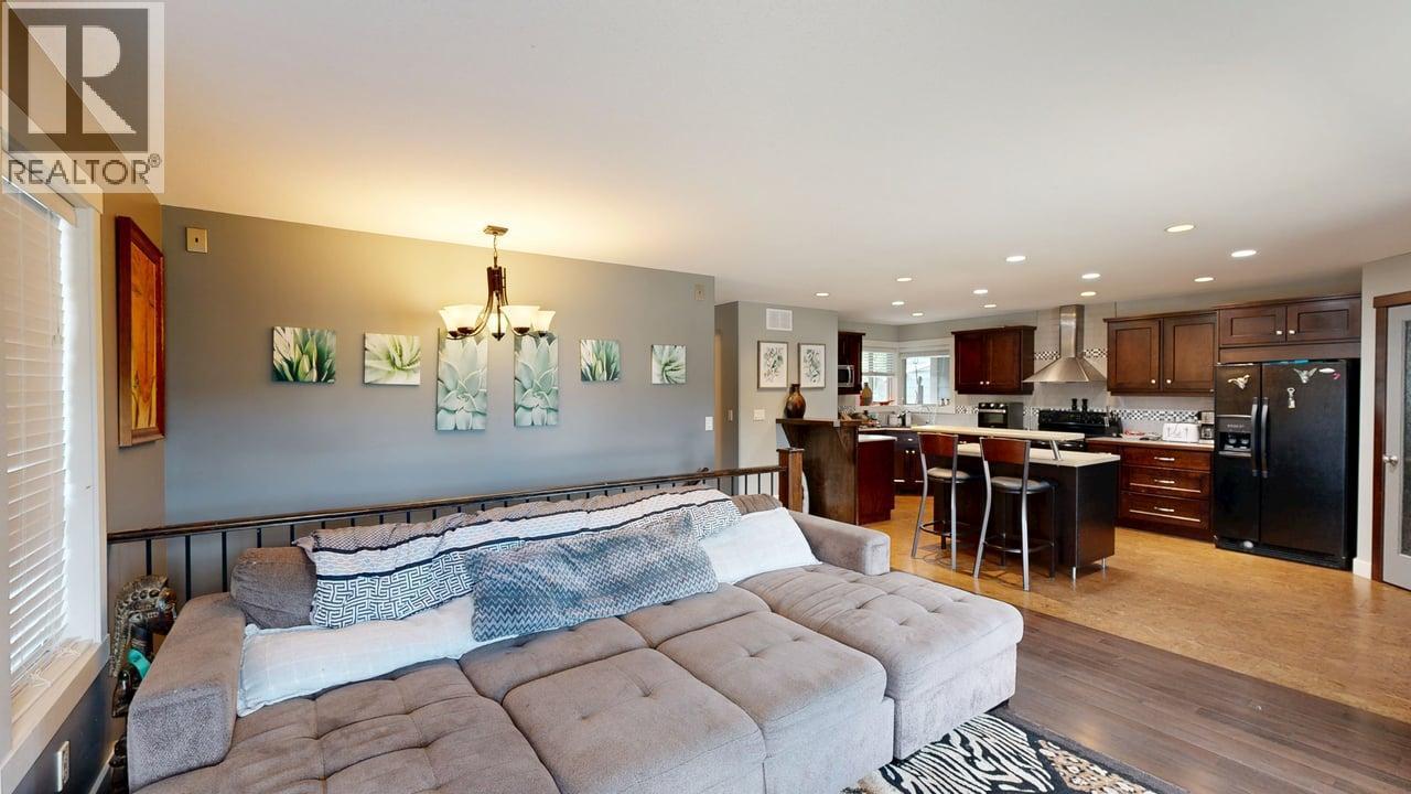 7400 Sun Peaks Drive, Vernon, British Columbia  V1B 4C7 - Photo 5 - 10372704