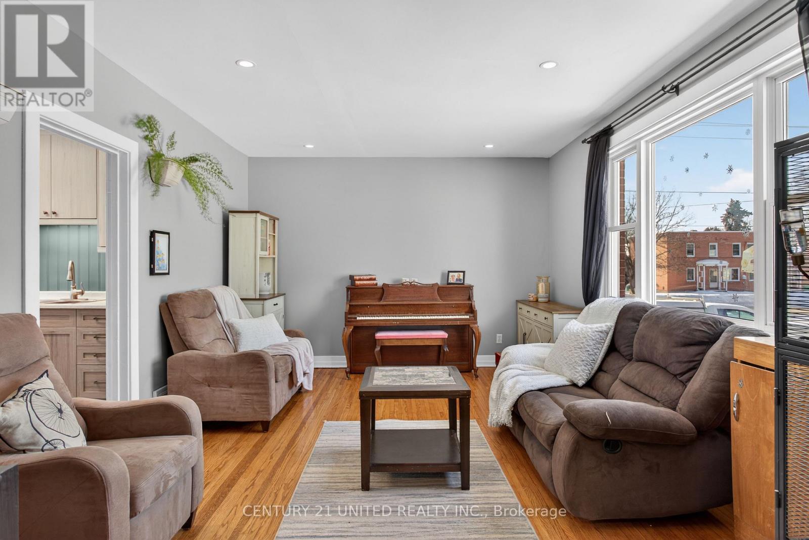 814 Argyle Street, Peterborough (Northcrest Ward 5), Ontario  K9H 5T3 - Photo 5 - X12763986