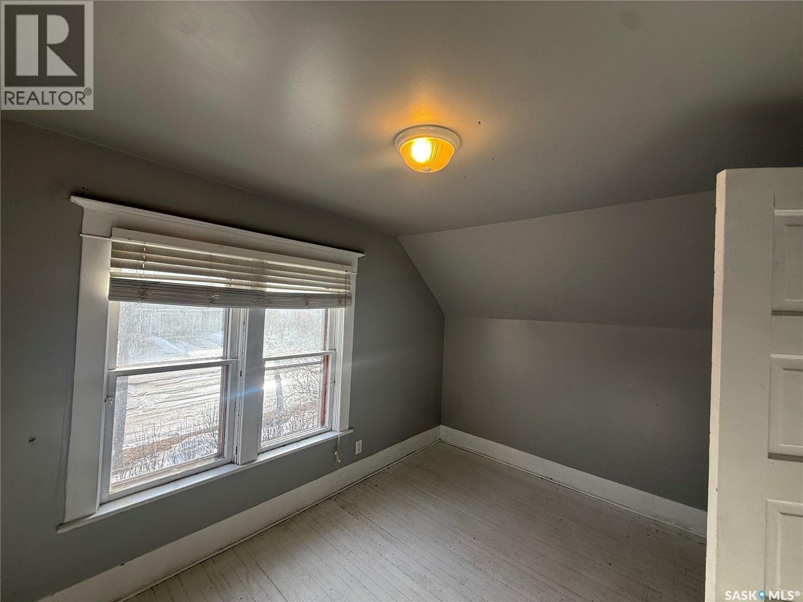 308 5th Avenue W, Assiniboia, Saskatchewan  S0H 0B0 - Photo 14 - SK028026