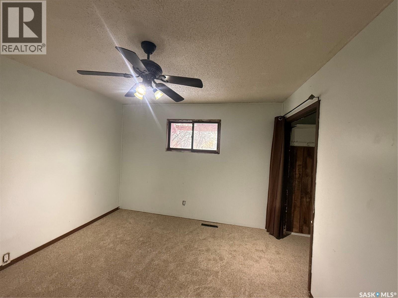 308 5th Avenue W, Assiniboia, Saskatchewan  S0H 0B0 - Photo 6 - SK028026