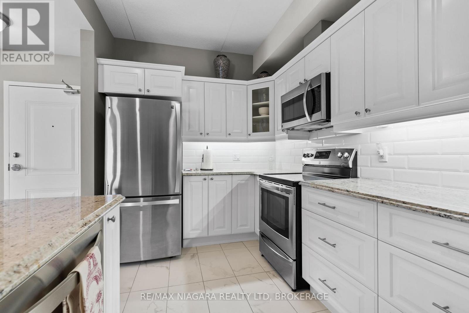 300 - 4644 Pettit Avenue, Niagara Falls, Ontario  L2E 0B4 - Photo 6 - X12764018