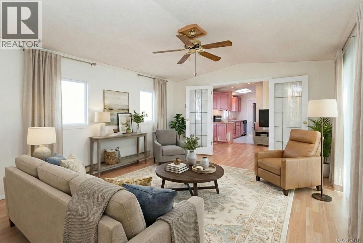 50 7583 Central Saanich Rd, Central Saanich, British Columbia  V8M 2B6 - Photo 2 - 1024743