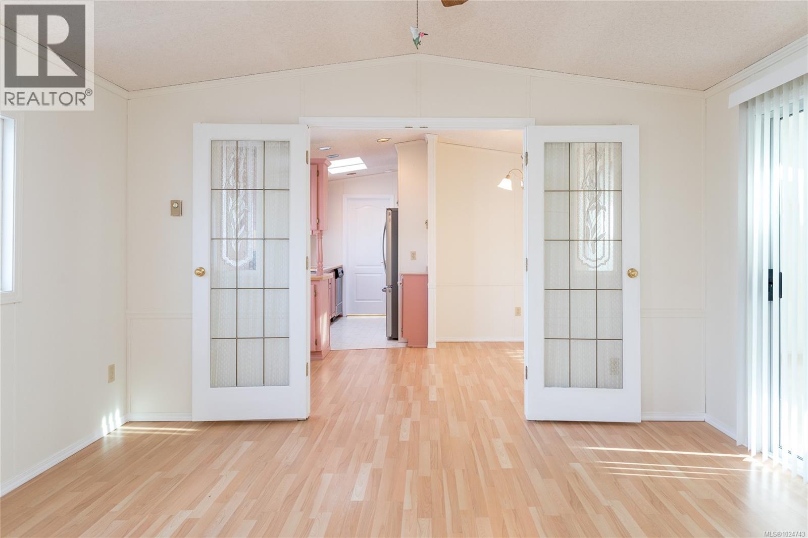 50 7583 Central Saanich Rd, Central Saanich, British Columbia  V8M 2B6 - Photo 4 - 1024743