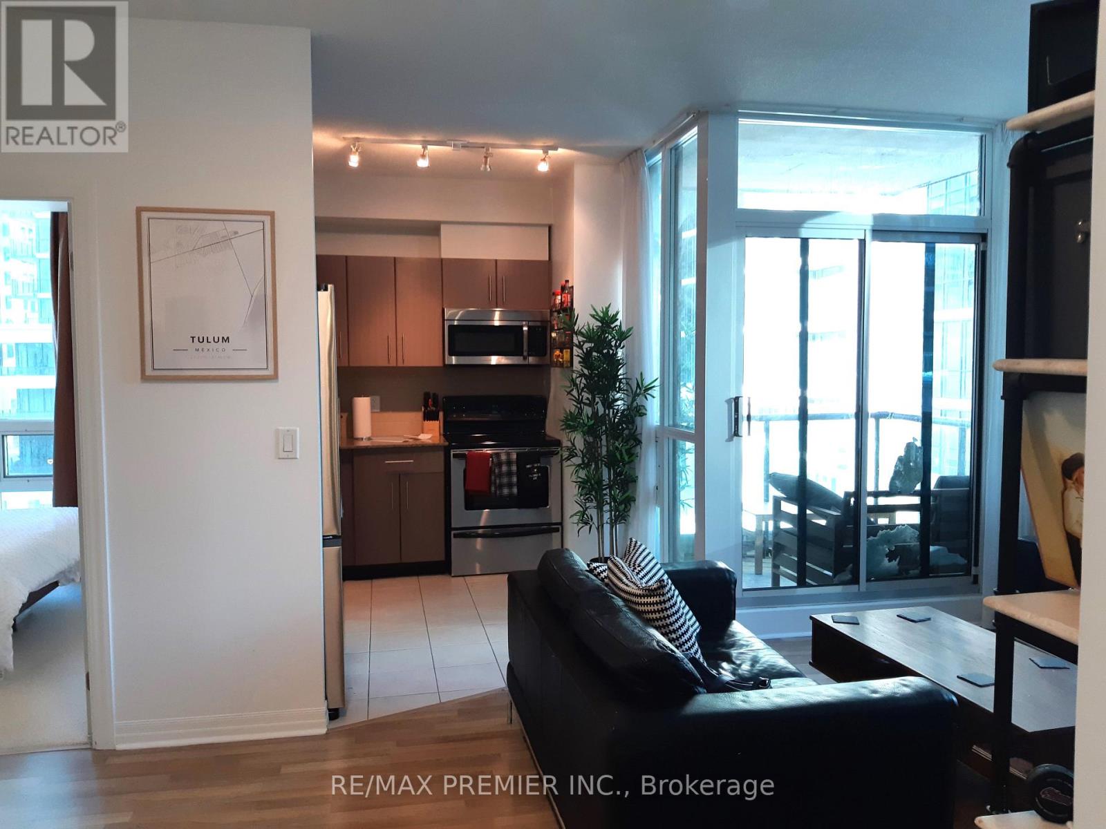 414 - 12 Yonge Street, Toronto, Ontario  M5E 1Z9 - Photo 39 - C12759614