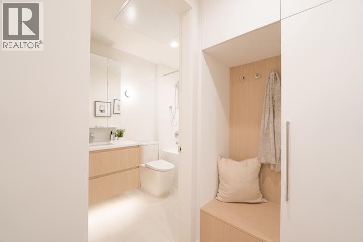 205 585 Kemsley Avenue, Coquitlam, British Columbia  V3J 3Z1 - Photo 3 - R3087162