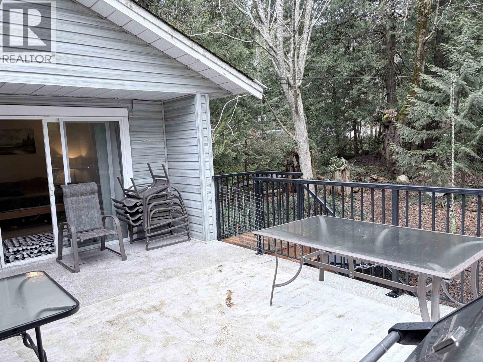 5565 Riley Road, Halfmoon Bay, British Columbia  V7Z 1B6 - Photo 17 - R3084936