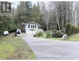 5565 RILEY ROAD, Halfmoon Bay, British Columbia