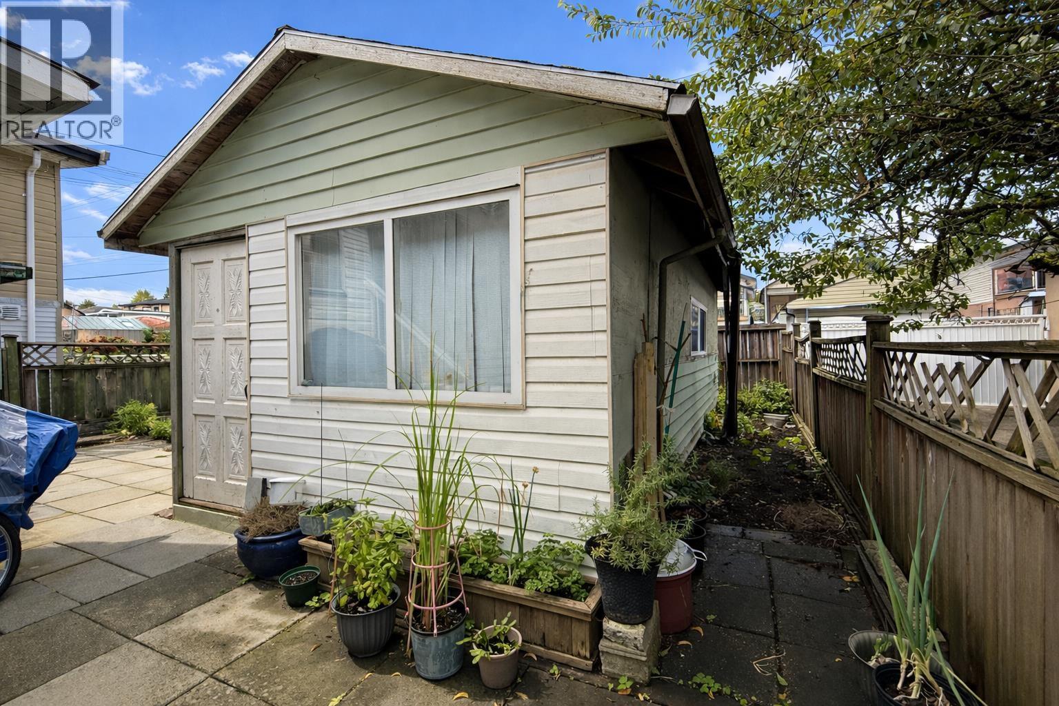 5828 Kerr Street, Vancouver, British Columbia  V5R 4C1 - Photo 31 - R3087191