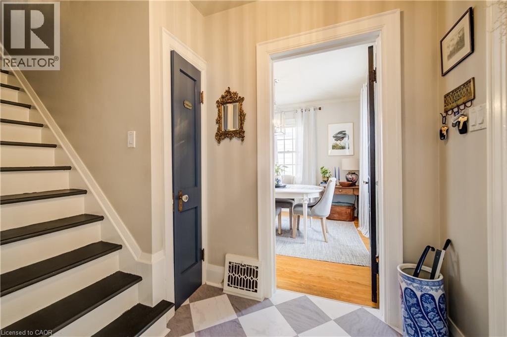 8 Lowrey Avenue S, Cambridge, Ontario  N1R 4Z1 - Photo 5 - 40800807