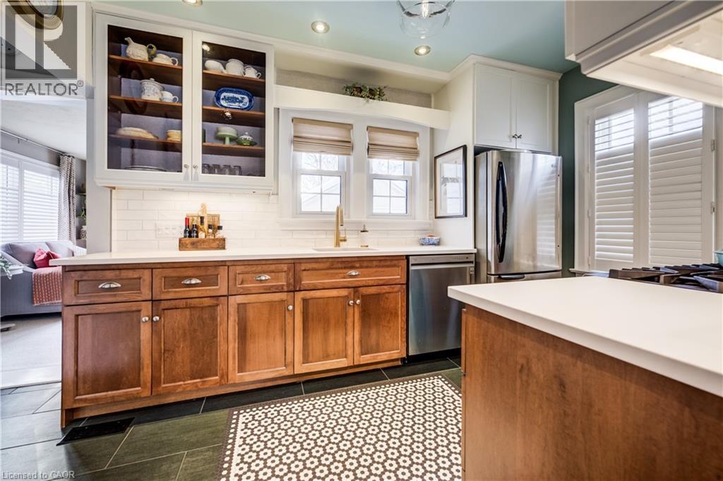 8 Lowrey Avenue S, Cambridge, Ontario  N1R 4Z1 - Photo 9 - 40800807