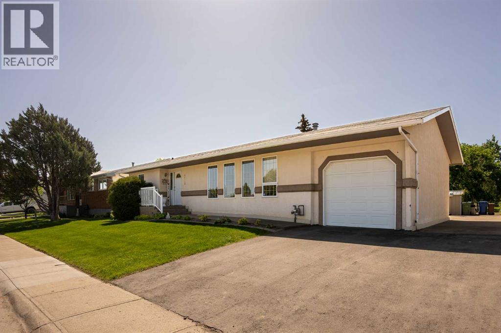 4612 50 Avenue, Taber, Alberta  T1G 1G3 - Photo 3 - A2224743