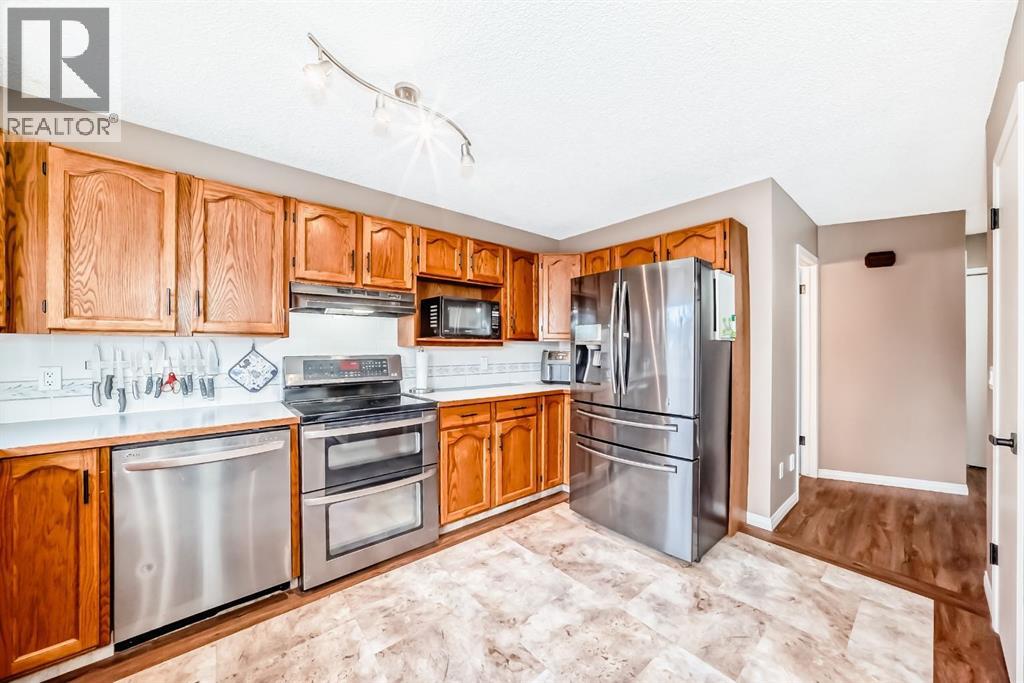 228 Woodside Road Nw, Airdrie, Alberta  T4B 2E2 - Photo 5 - A2271199