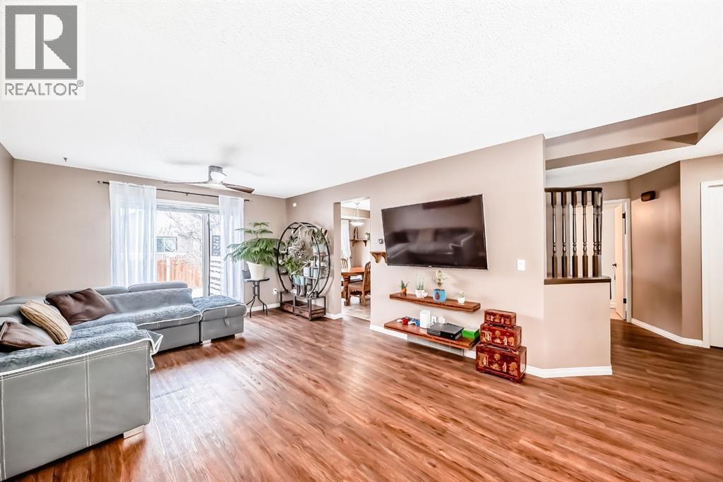 228 Woodside Road Nw, Airdrie, Alberta  T4B 2E2 - Photo 10 - A2271199