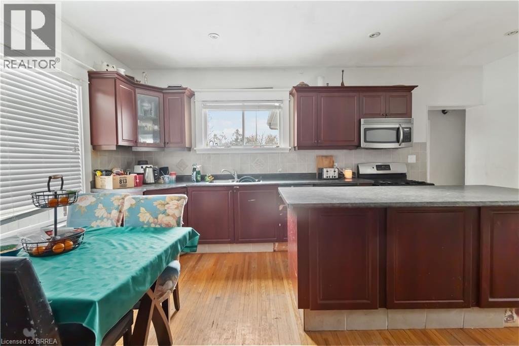 45 Brighton Avenue, Brantford, Ontario  N3S 1V8 - Photo 9 - 40801013