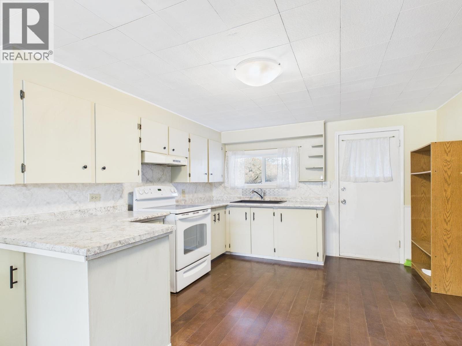 2020 N Mackenzie Avenue, Williams Lake, British Columbia  V2G 1P3 - Photo 3 - R3082575