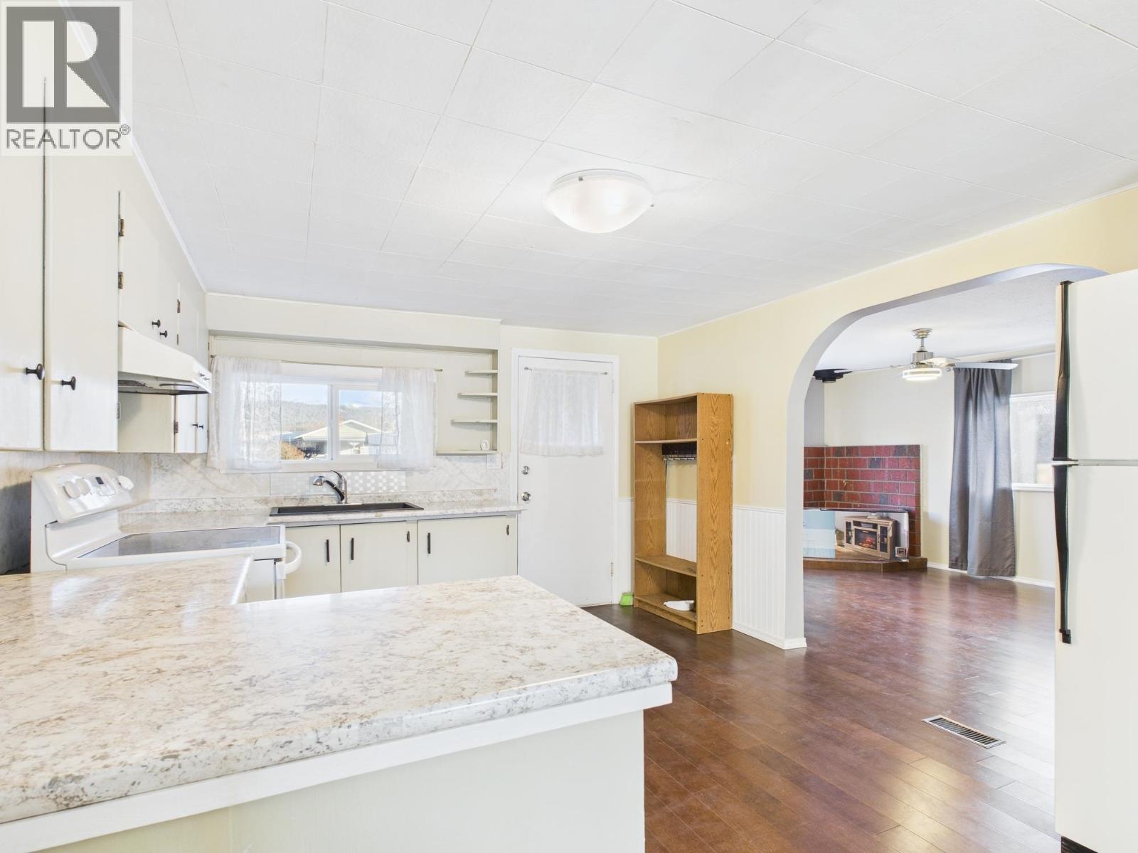 2020 N Mackenzie Avenue, Williams Lake, British Columbia  V2G 1P3 - Photo 5 - R3082575