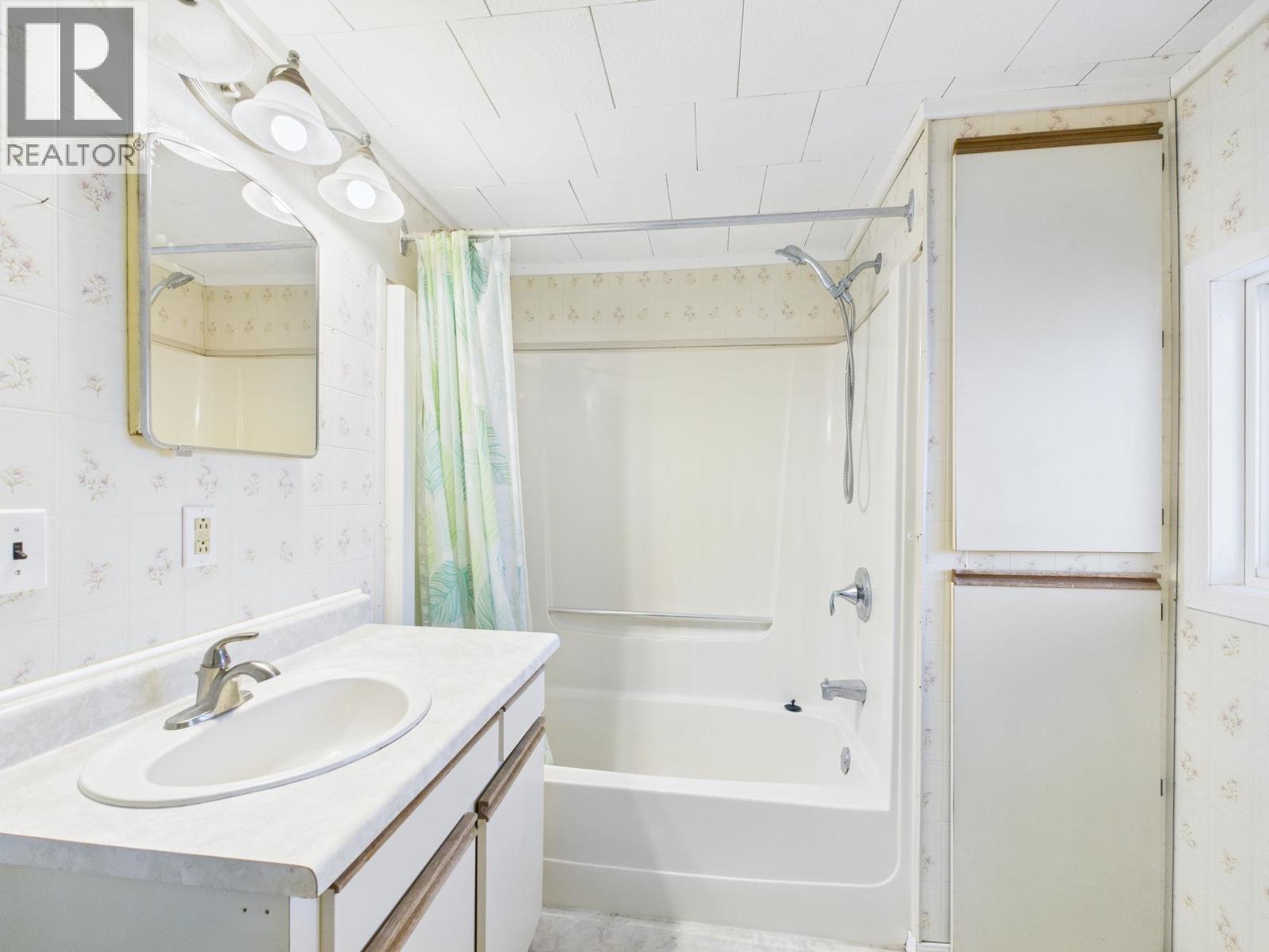 2020 N Mackenzie Avenue, Williams Lake, British Columbia  V2G 1P3 - Photo 15 - R3082575