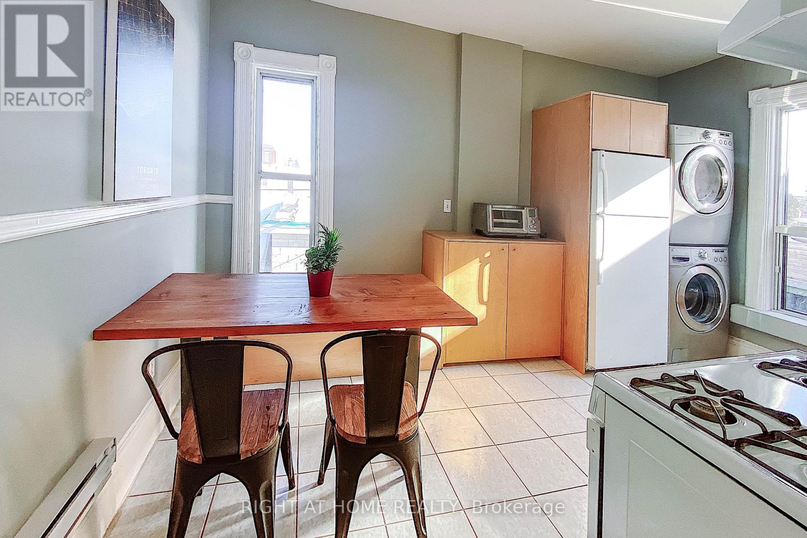 111 Gladstone Avenue, Toronto, Ontario  M6J 3L1 - Photo 3 - C12763984