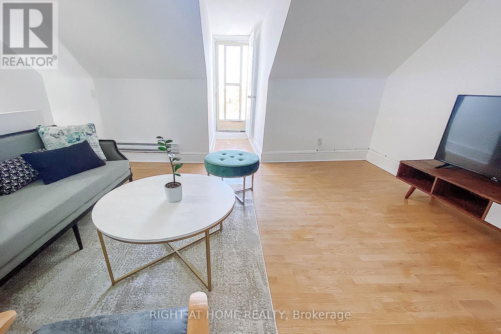 111 Gladstone Avenue, Toronto, Ontario  M6J 3L1 - Photo 9 - C12763984