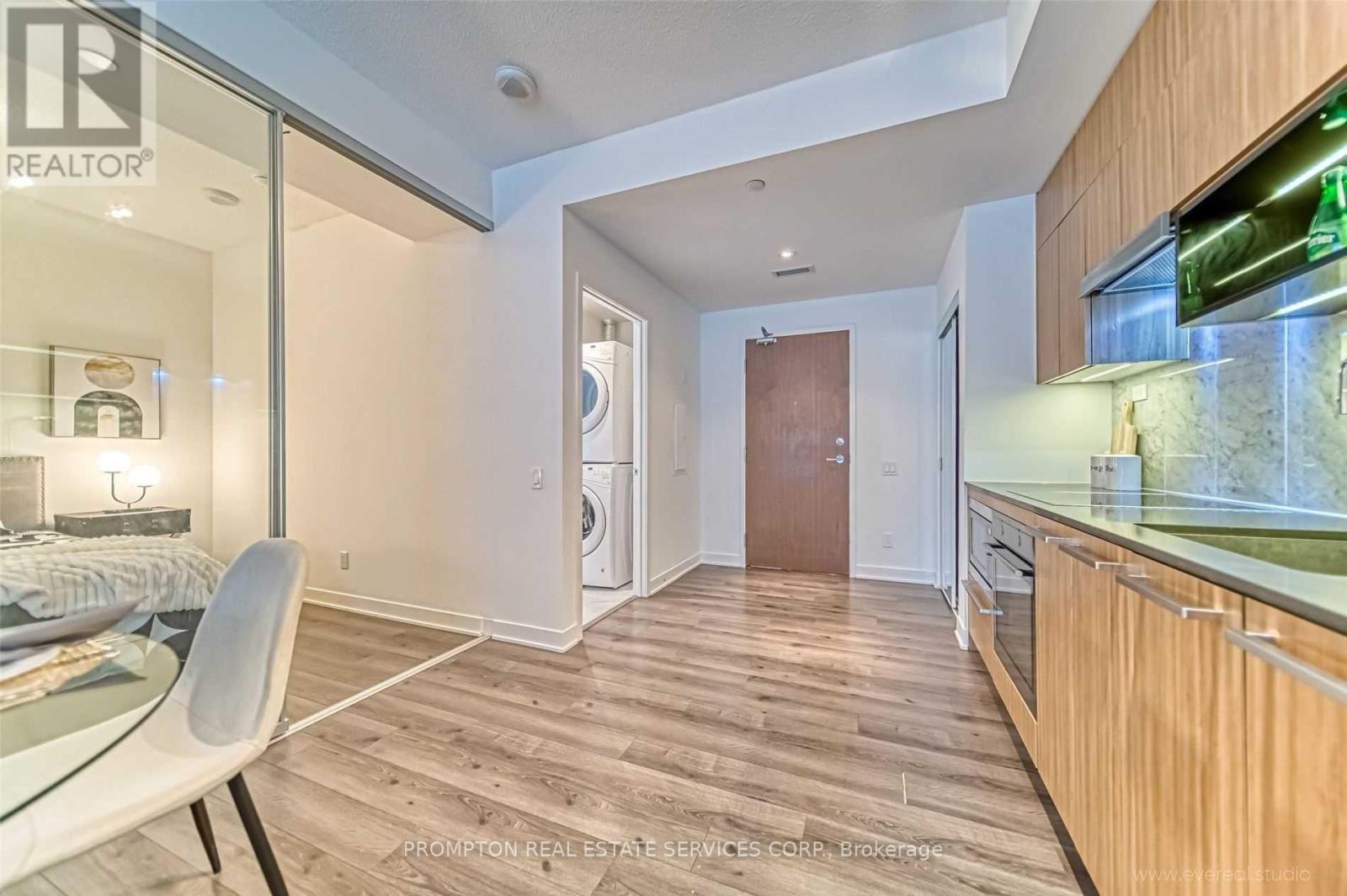 307 - 90 Queens Wharf Road, Toronto, Ontario  M5V 0J4 - Photo 2 - C12764058