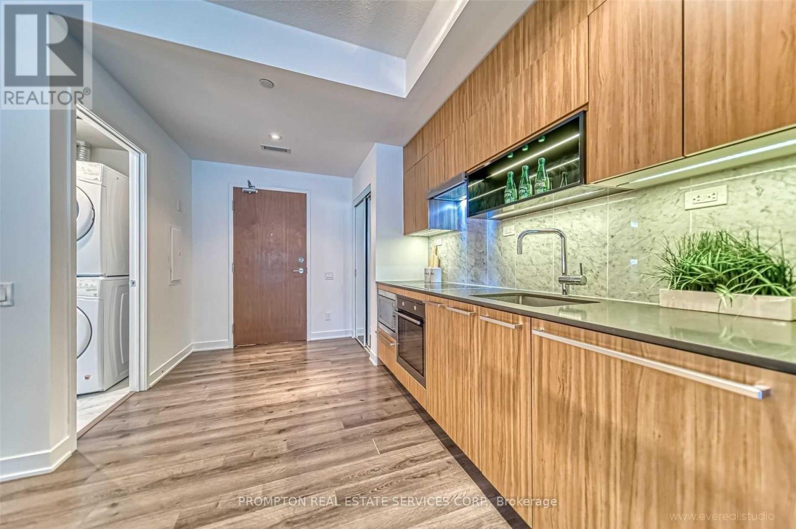 307 - 90 Queens Wharf Road, Toronto, Ontario  M5V 0J4 - Photo 7 - C12764058