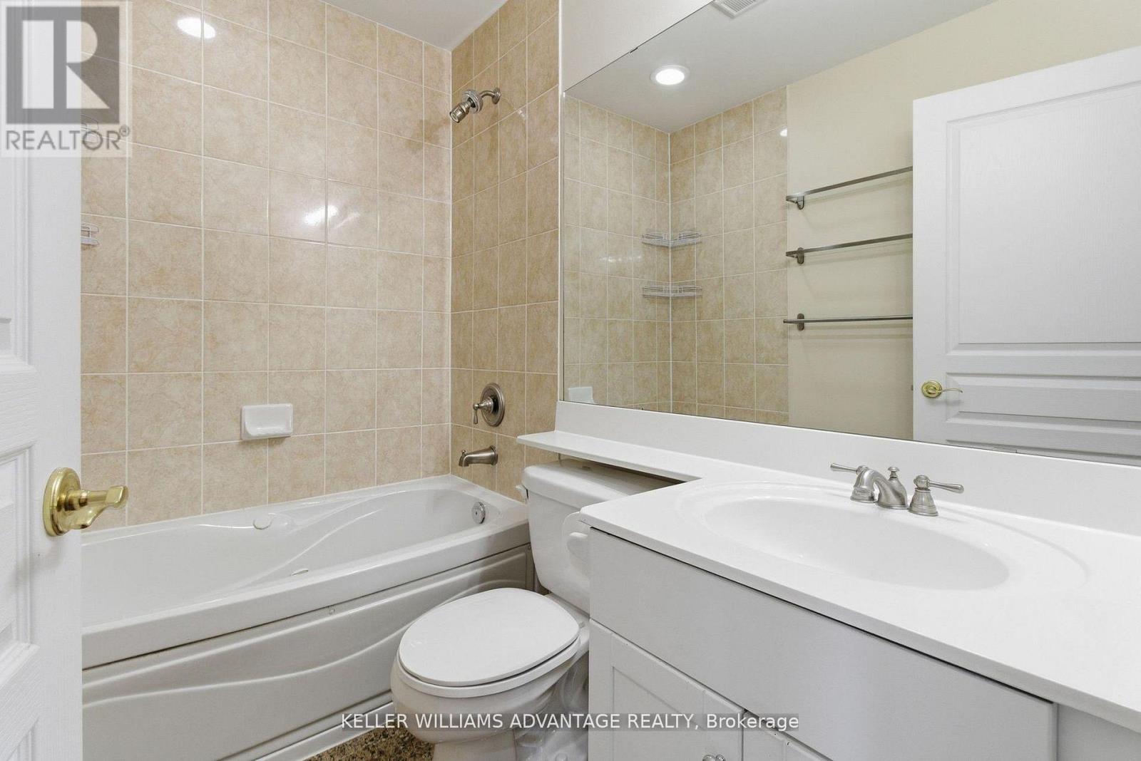 305 - 9 Boardwalk Drive, Toronto, Ontario  M4L 6T1 - Photo 13 - E12763992