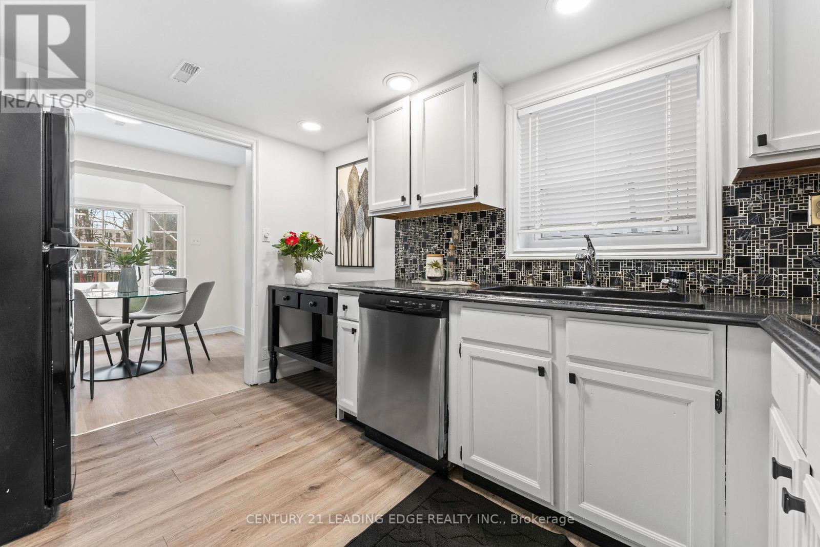 236 Cedar Avenue, Richmond Hill, Ontario  L4C 2B2 - Photo 12 - N12764038