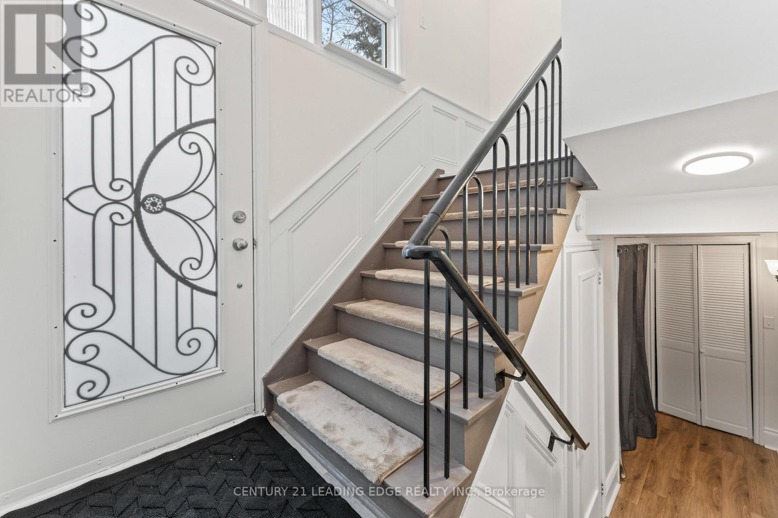 236 Cedar Avenue, Richmond Hill, Ontario  L4C 2B2 - Photo 2 - N12764038