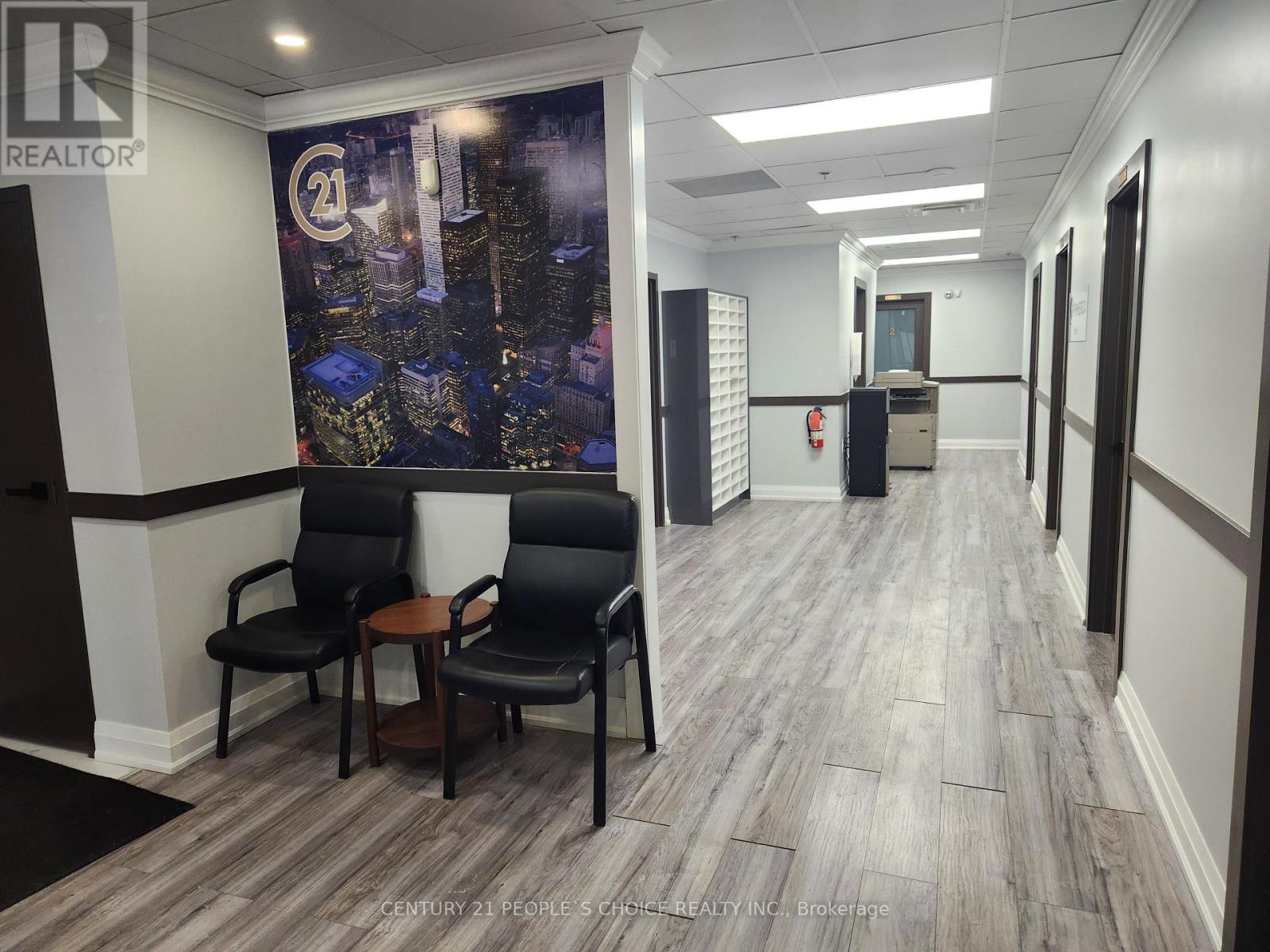 Upper - 237 Romina Drive, Vaughan, Ontario  L4K 4V3 - Photo 2 - N12764046