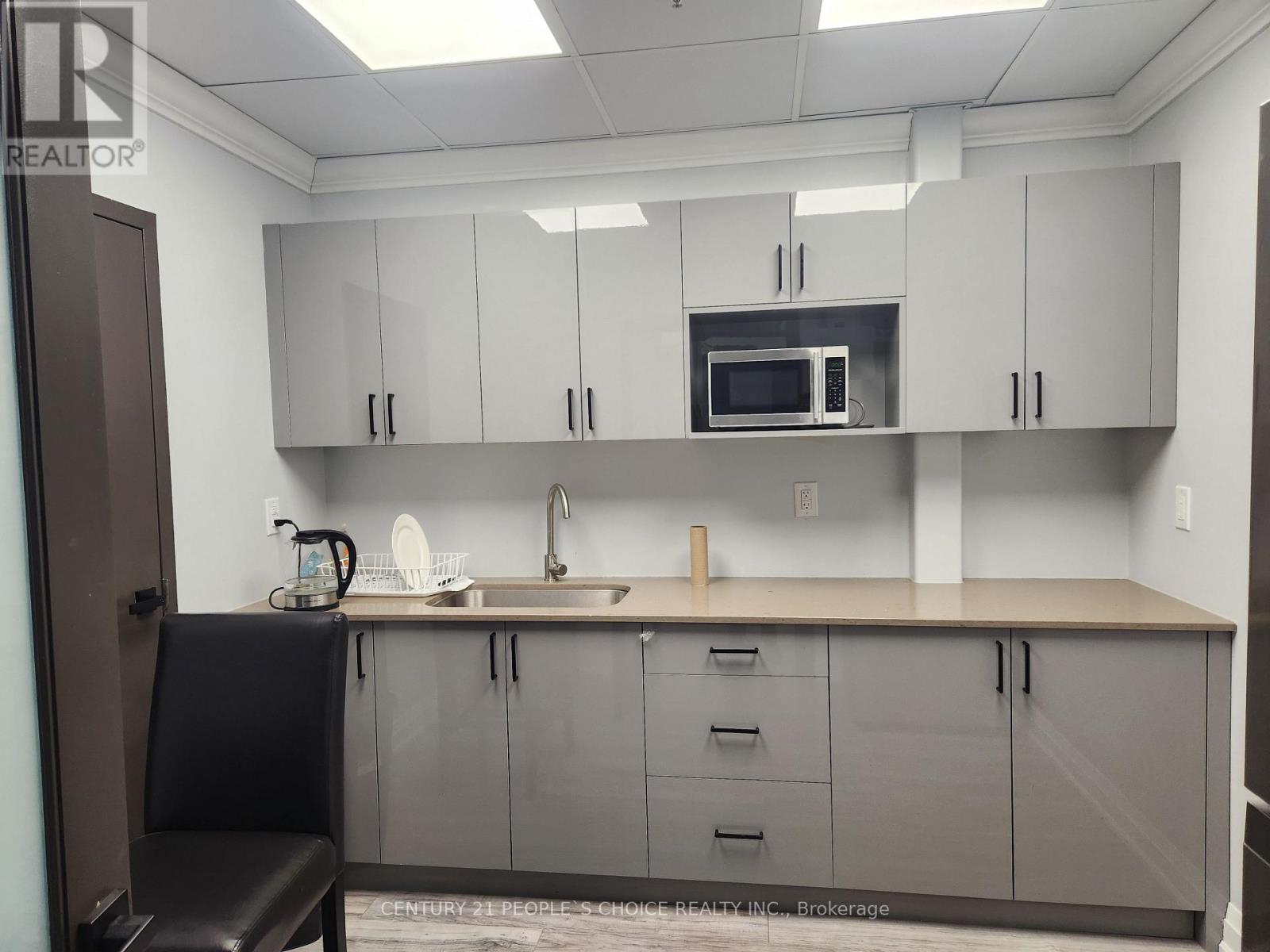 Upper - 237 Romina Drive, Vaughan, Ontario  L4K 4V3 - Photo 4 - N12764046