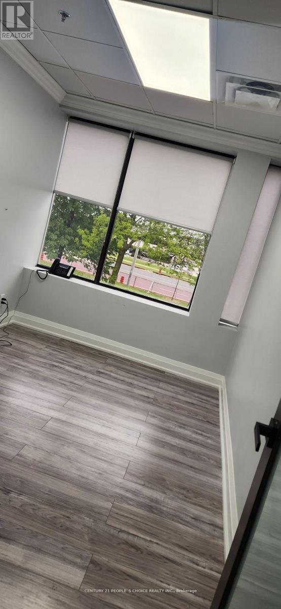 Upper - 237 Romina Drive, Vaughan, Ontario  L4K 4V3 - Photo 5 - N12764046