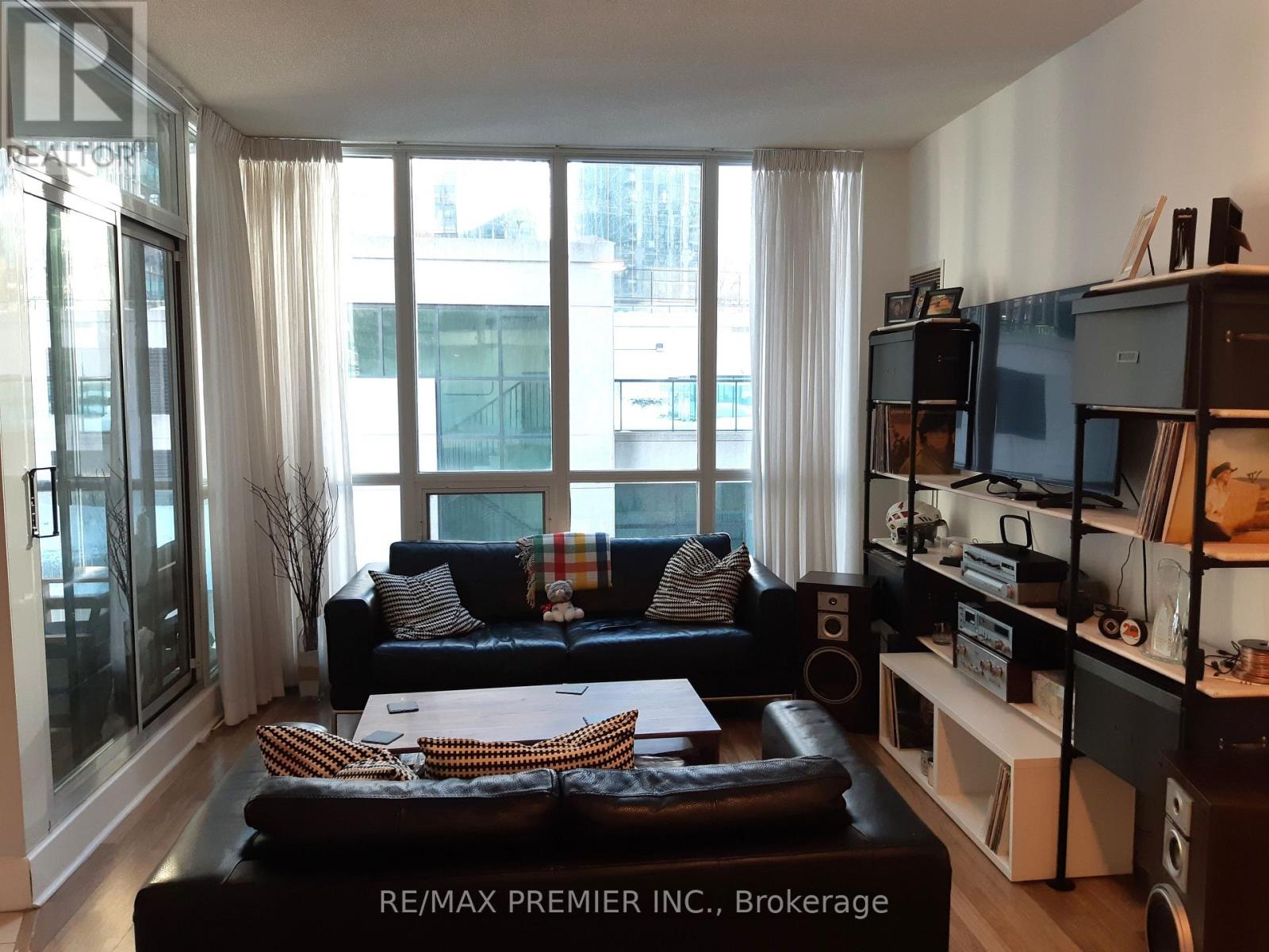 414 - 12 Yonge Street, Toronto, Ontario  M5E 1Z9 - Photo 17 - C12759614