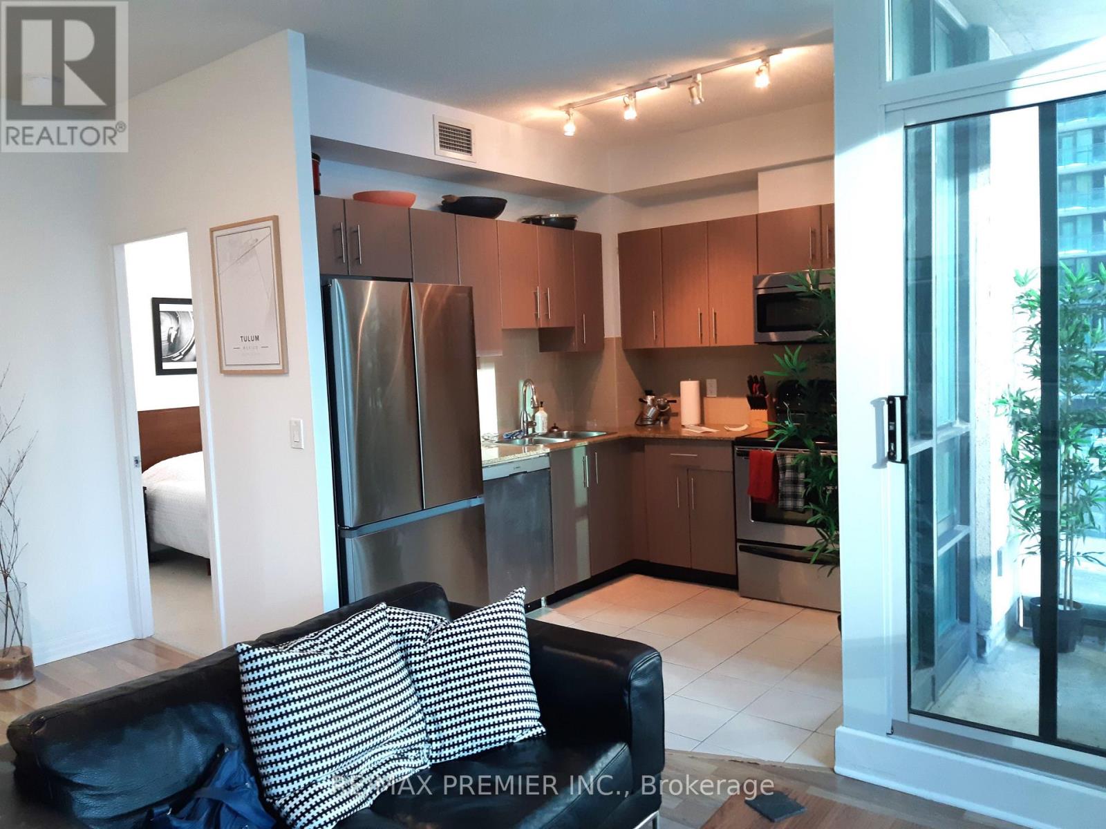 414 - 12 Yonge Street, Toronto, Ontario  M5E 1Z9 - Photo 24 - C12759614