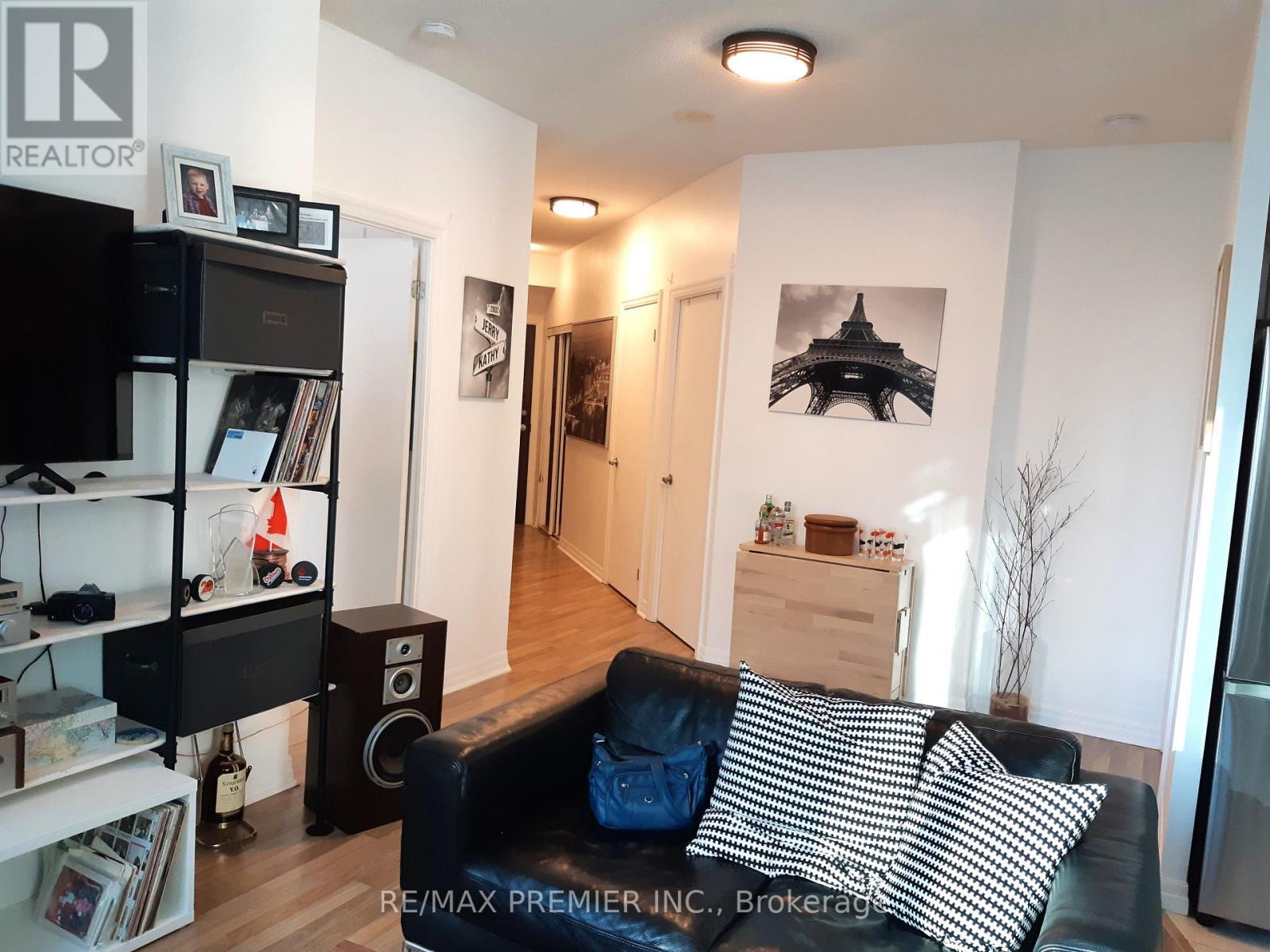 414 - 12 Yonge Street, Toronto, Ontario  M5E 1Z9 - Photo 18 - C12759614