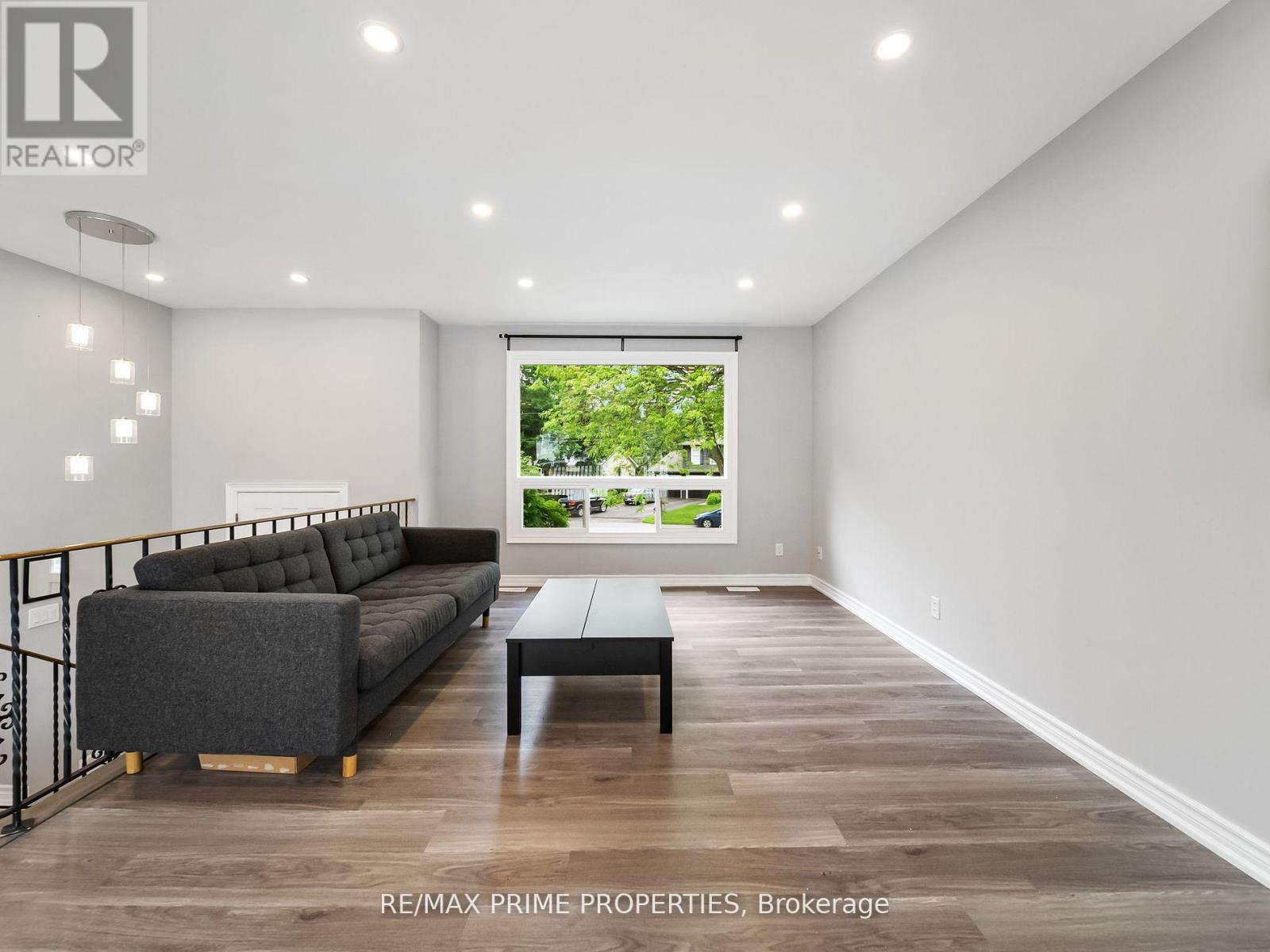 691 Glen Crescent, Orillia, Ontario  L3V 6R2 - Photo 7 - S12764008