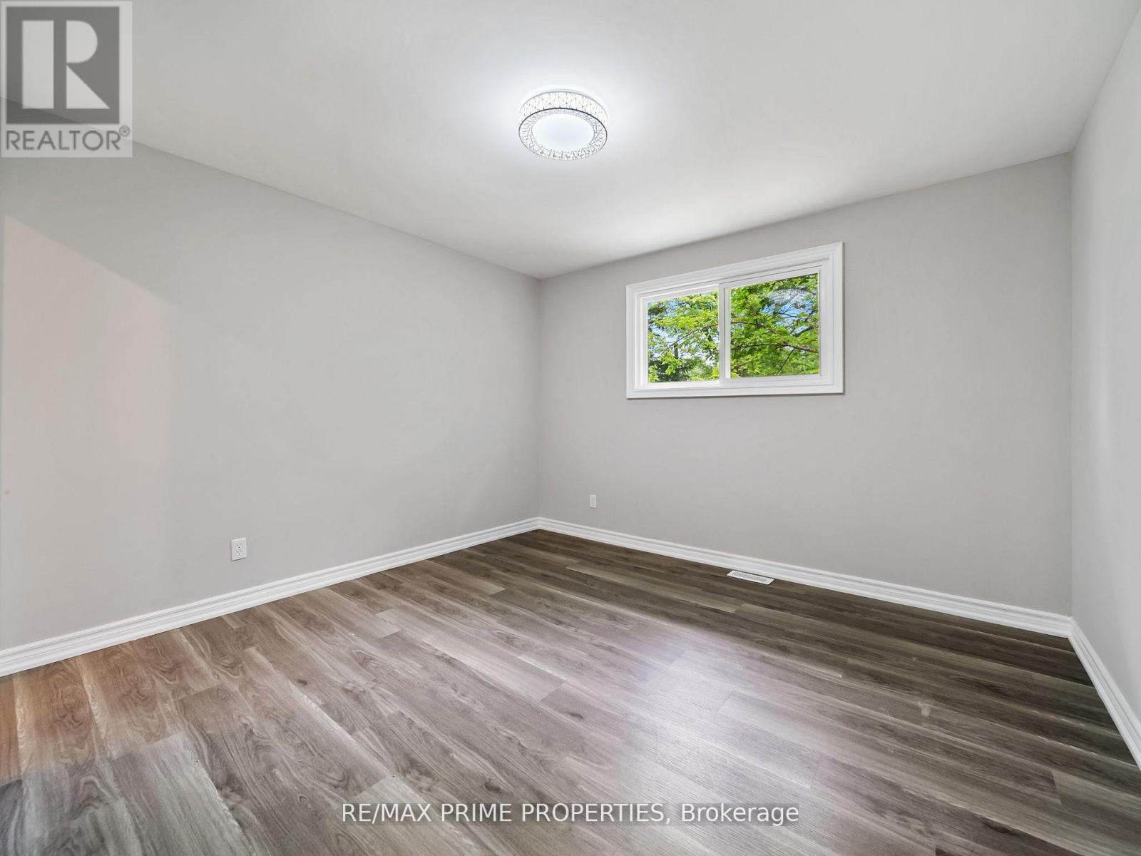 691 Glen Crescent, Orillia, Ontario  L3V 6R2 - Photo 16 - S12764026