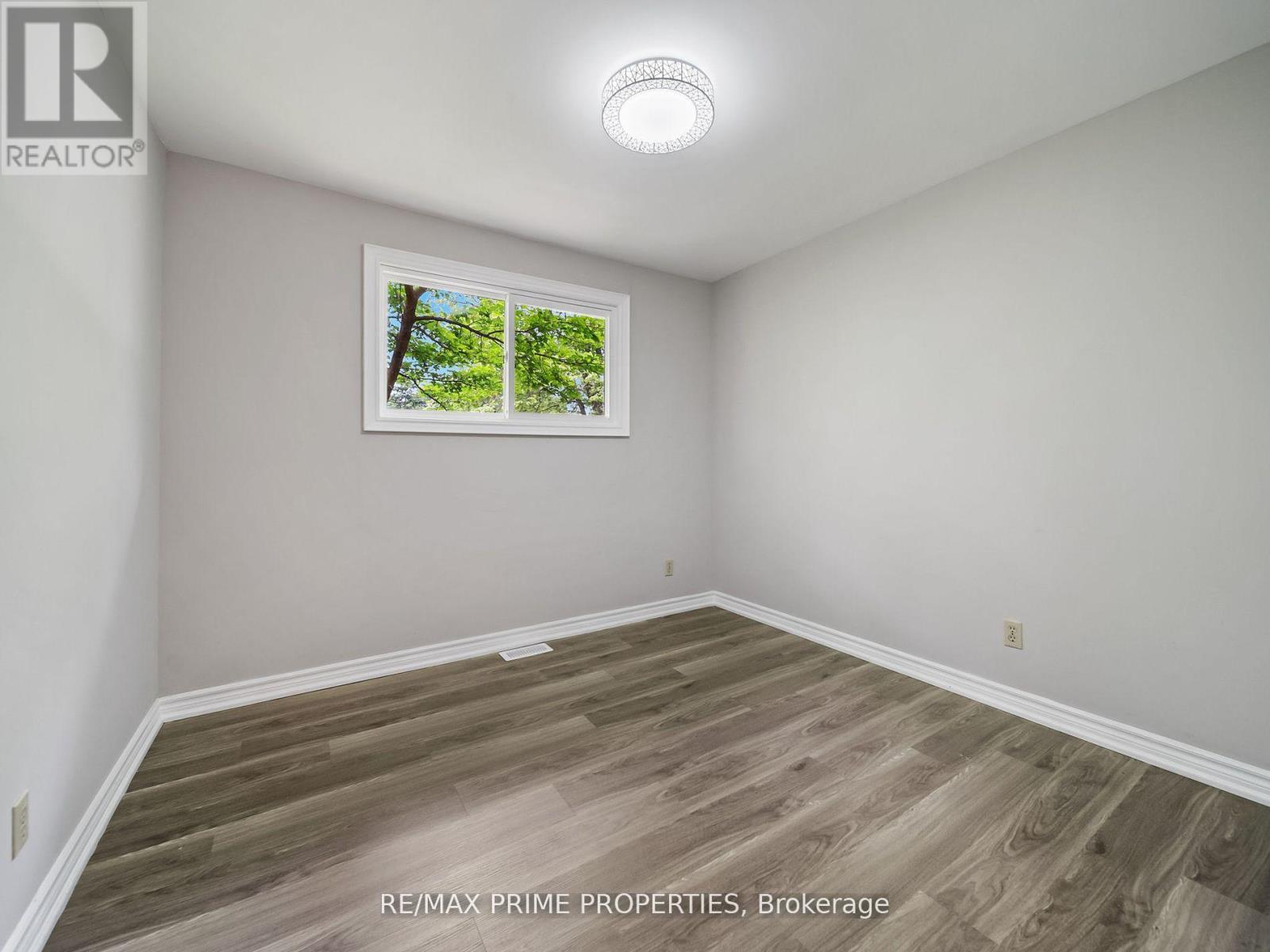 691 Glen Crescent, Orillia, Ontario  L3V 6R2 - Photo 19 - S12764026