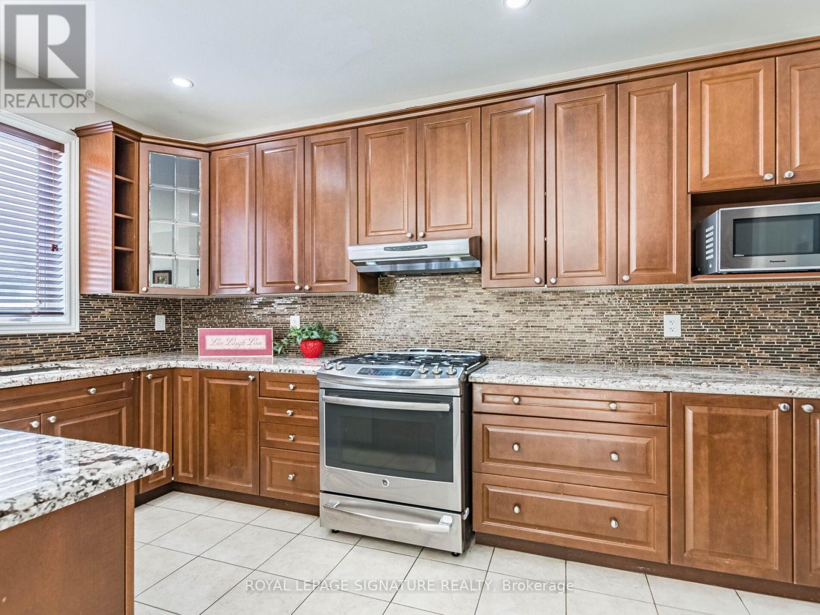 521 Bussel Crescent, Milton, Ontario  L9T 0W8 - Photo 19 - W12764002