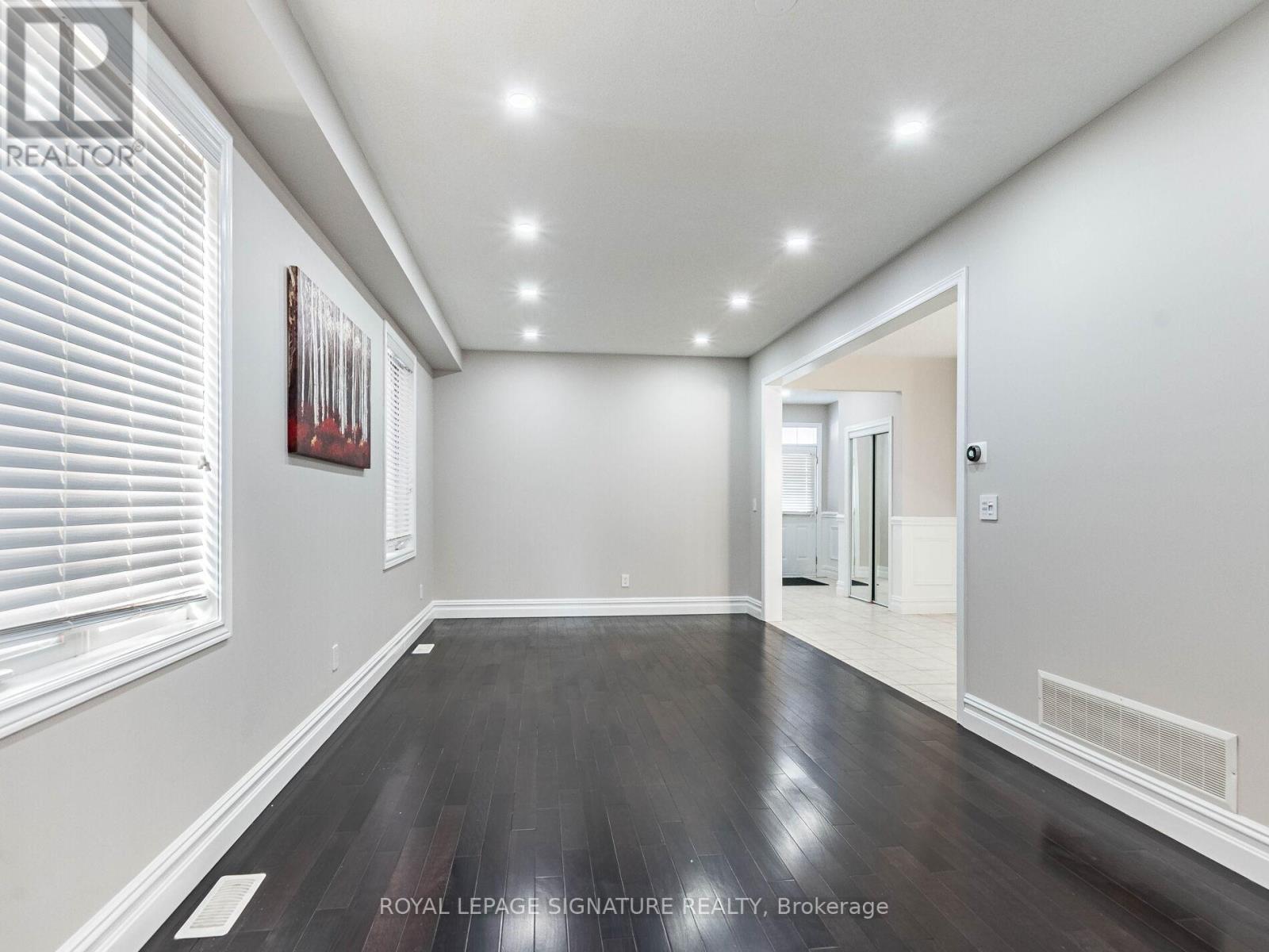 521 Bussel Crescent, Milton, Ontario  L9T 0W8 - Photo 9 - W12764002