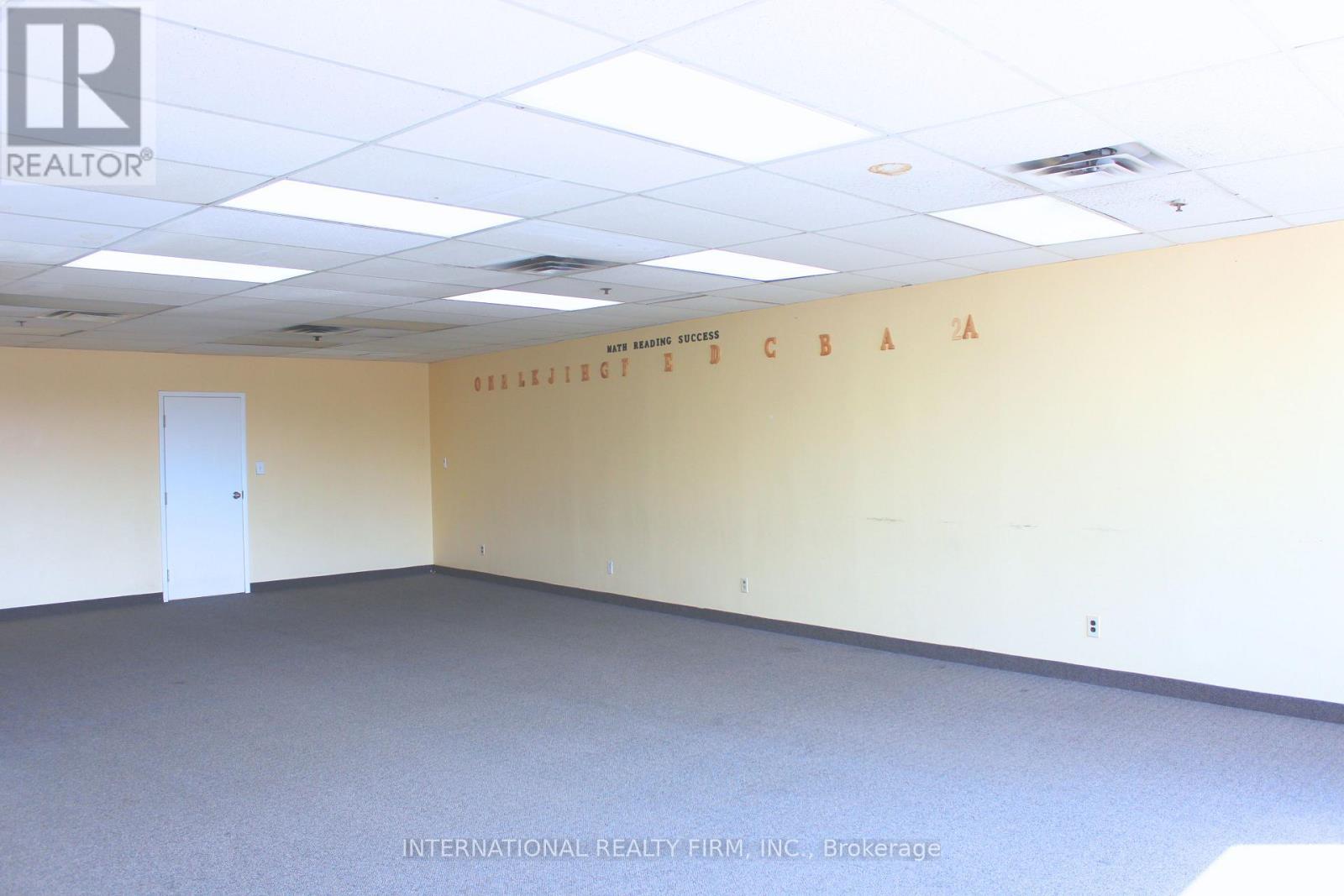 203 - 1635 Lawrence Avenue W, Toronto, Ontario  M6L 3C9 - Photo 4 - W12764012