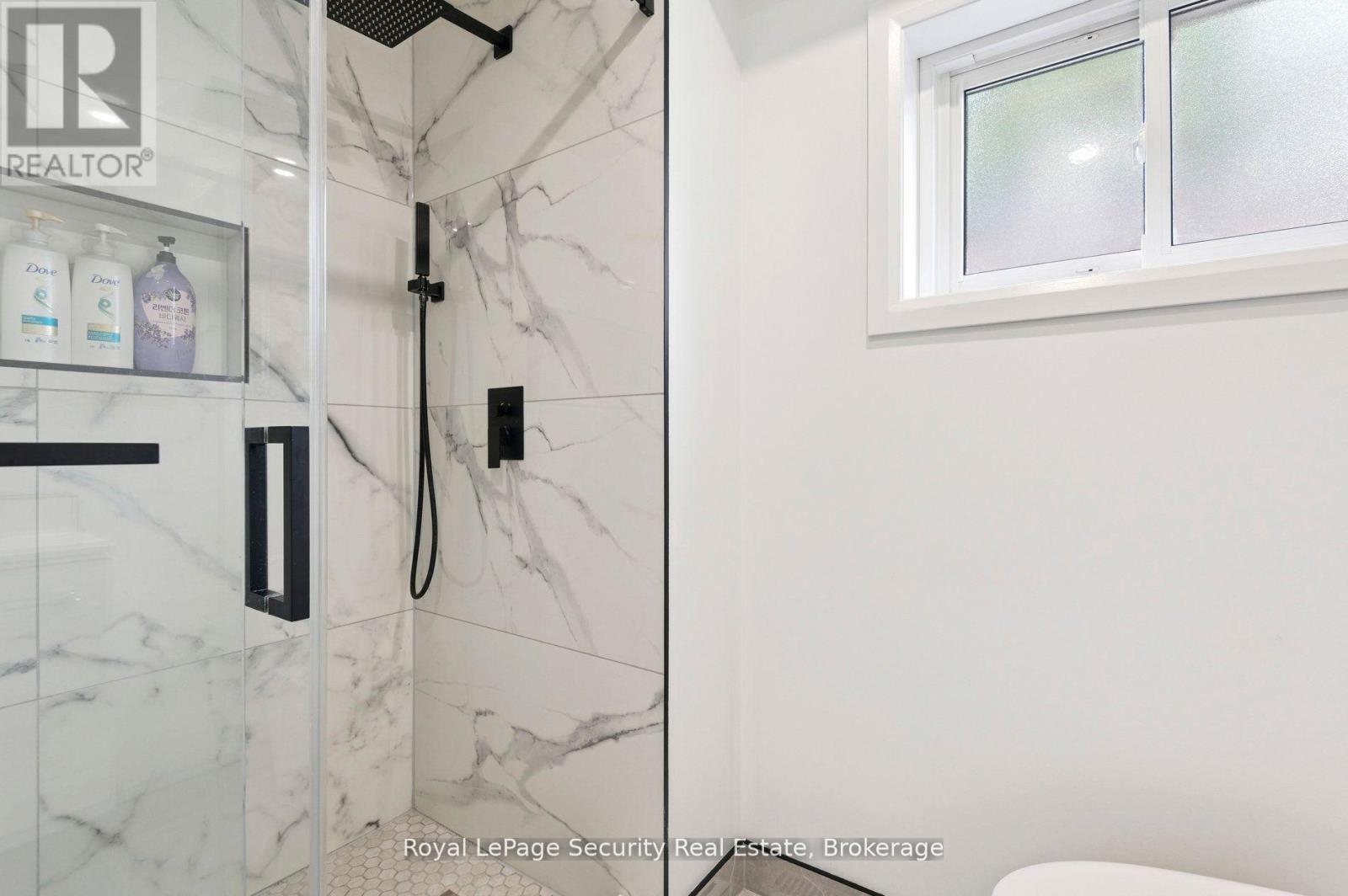 128 Sentinel Road W, Toronto, Ontario  M3J 1T2 - Photo 20 - W12764034