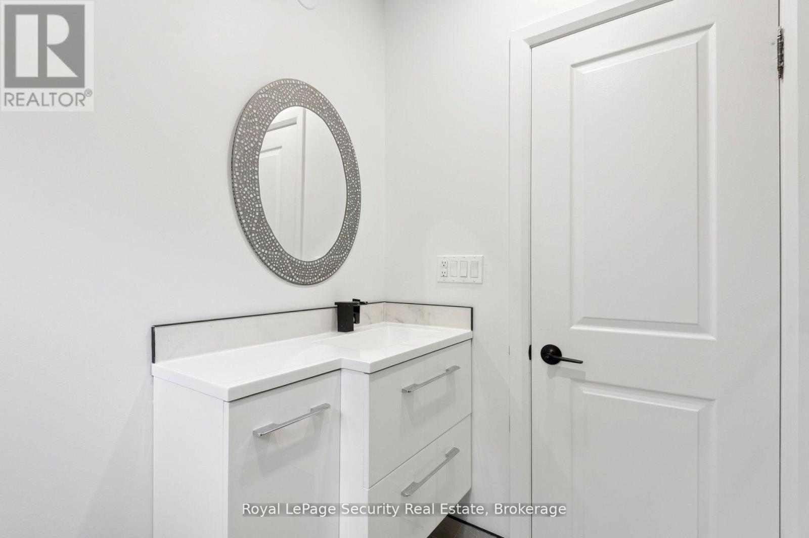 128 Sentinel Road W, Toronto, Ontario  M3J 1T2 - Photo 21 - W12764034