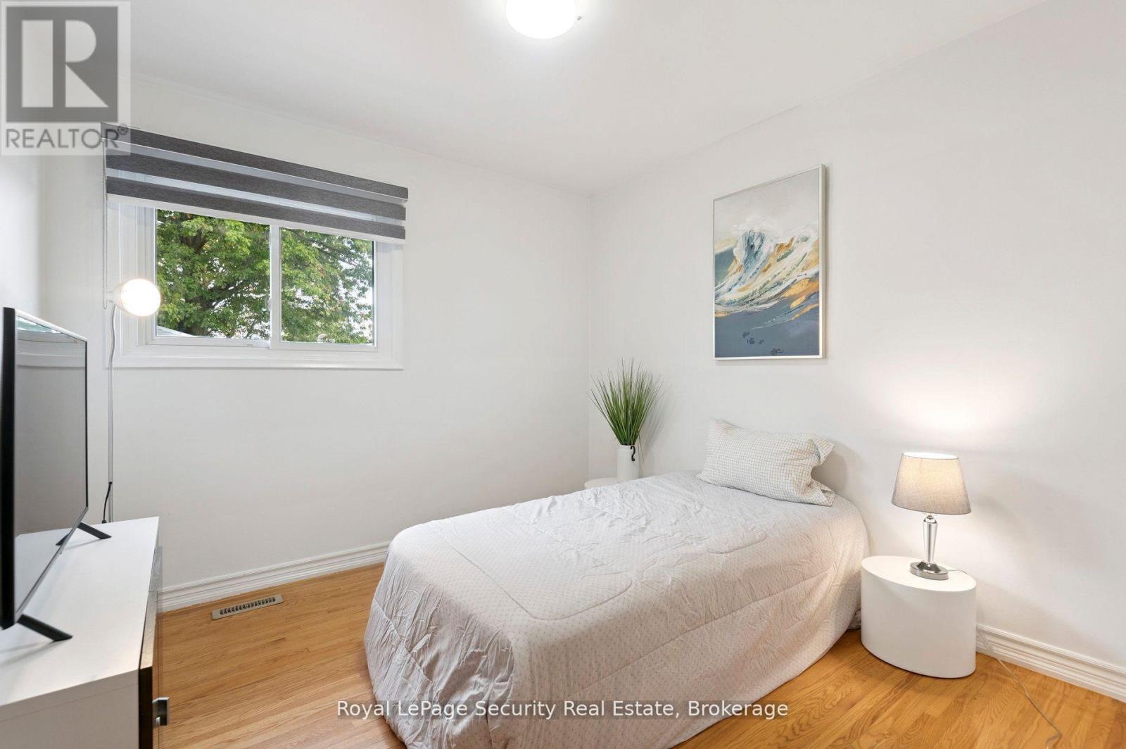 128 Sentinel Road W, Toronto, Ontario  M3J 1T2 - Photo 25 - W12764034